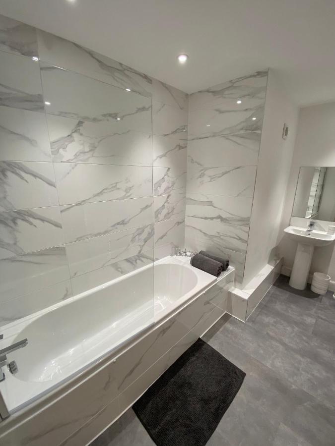High Street, Stylish City Centre Apartment, 3 Bed بيرث المظهر الخارجي الصورة